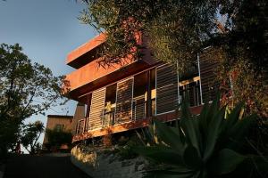 1-Bedroom Apartment near park and the sea